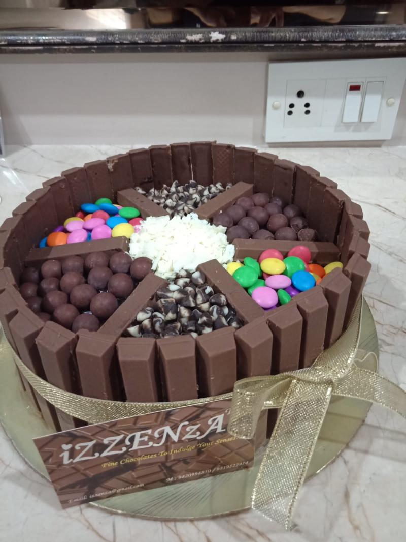 KitKat Cake