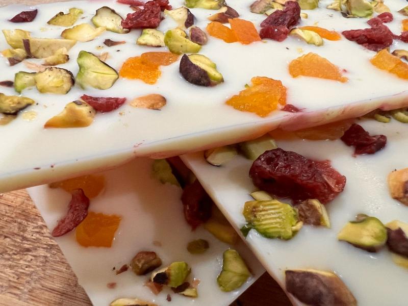 Rose Pistachio Chocolate Bar