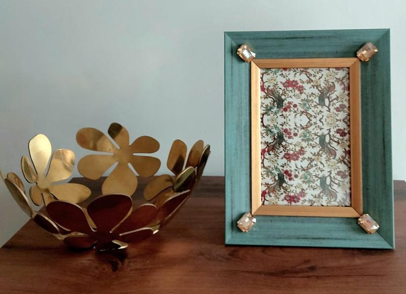 Set Of Tissue Box And Photo Frame