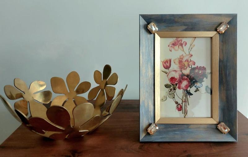 Set Of Tissue Box And Photo Frame