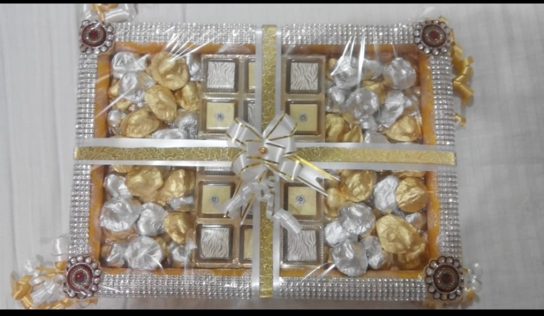 Almonds & Cashew Rocks With Assorted Chocolates Tray